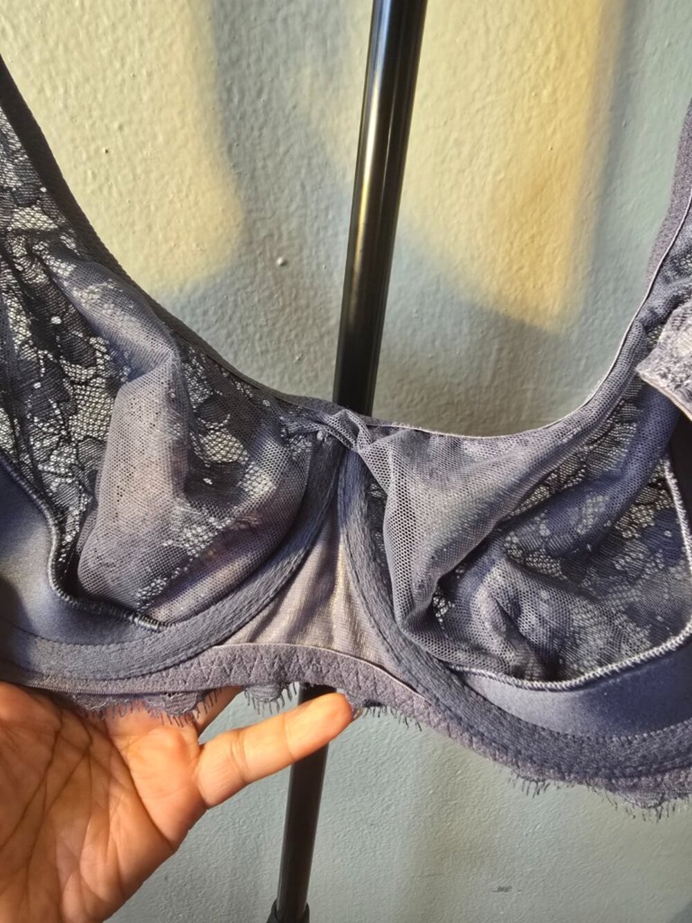 Victoria’s Secret 34DD navy floral lace unlined underwire bra - Picture 10 of 11
